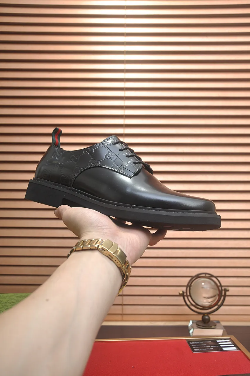 Men's shoes💰540💶Italy's top luxury men's shoe giant (GUCCI) (Gucci) (full cowhide lining) new arrival🍃Original European style🔰 Pleasant to the eye😍In order to make the shoes more durable and non-deformable🌀The production continues to follow traditional methods but there is still no lack of innovation💪Choose original sheepskin for the leather♻️ Smooth and natural And extra bright ⭐Made of imported cowhide, the first choice of rich people 38-45 (45 customized)